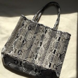 Ester Lauder Tote Bag
